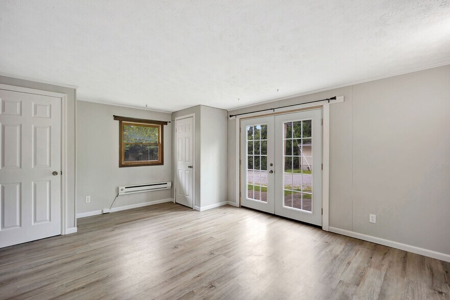 More Photos Of 319 N Elm St, Oxford Apartments For Sale