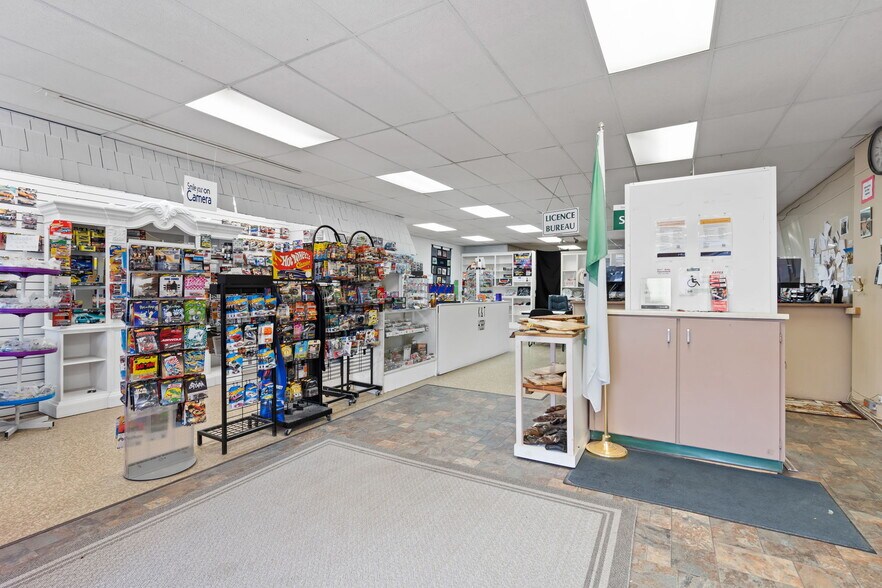 More Photos Of 216 King St, Port Colborne Storefront For Sale