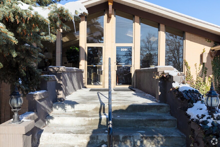 More Photos Of 2091 E Murray Holladay Rd, Holladay Office For Lease