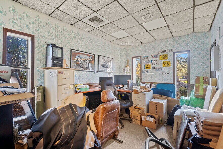 More Photos Of 4704 N College Rd, Castle Hayne Warehouse For Lease