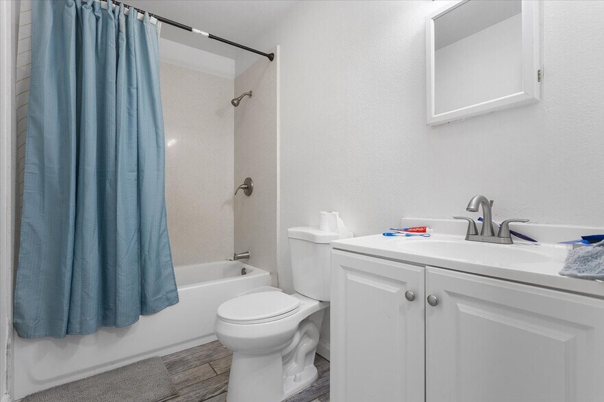 More Photos Of 812 Delaware St, Fairfield Apartments For Sale