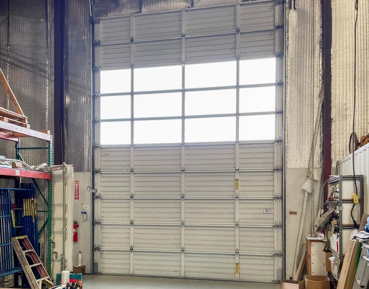 More Photos Of 2303 N Randolph Ave, Portland Manufacturing For Lease