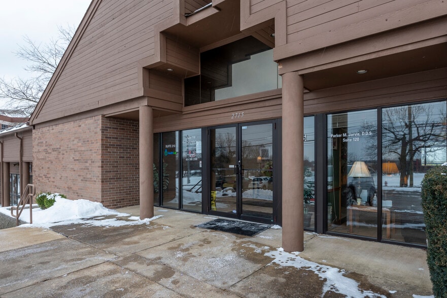 More Photos Of 555 W Schrock Rd, Westerville Medical For Sale