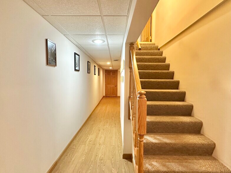 More Photos Of 510 Ridge Rd, Munster Office For Lease