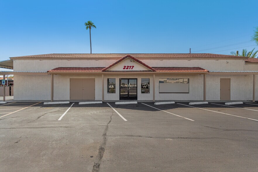 More Photos Of 2217 E Main St, Mesa Freestanding For Lease
