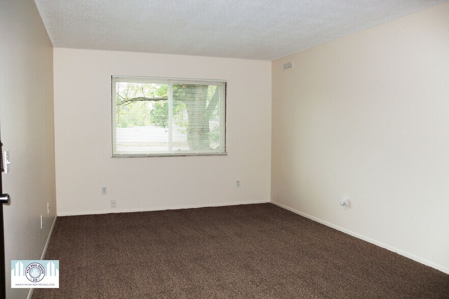 More Photos Of 2822-2846 Eldora Dr, Toledo Apartments For Sale