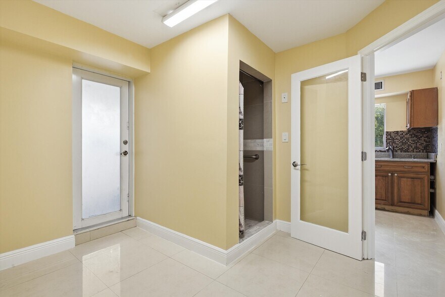 More Photos Of 3240 NW 7th St, Miami Office For Sale