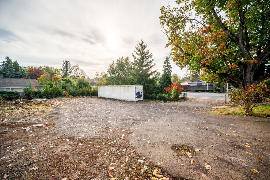 More Photos Of 12533 SE Sunnyside Rd, Happy Valley Flex For Sale