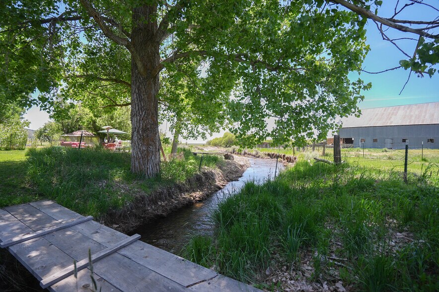 More Photos Of 15682 Highway 395, Lakeview Land For Sale