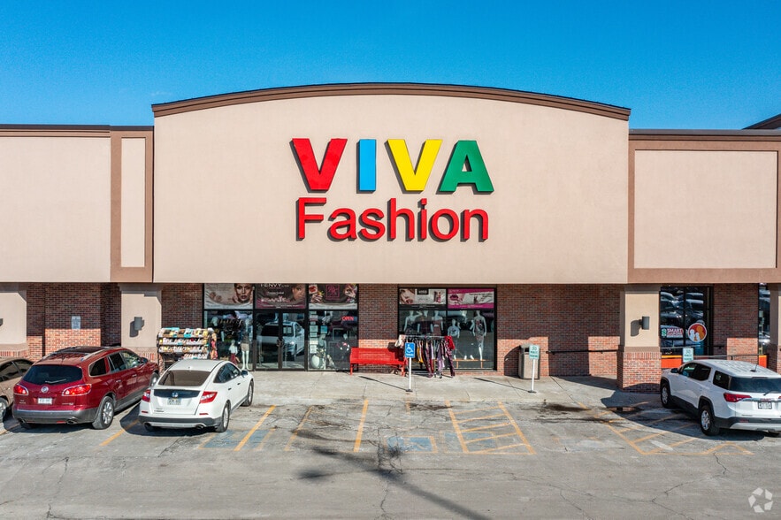 More Photos Of 5101-5125 S 36th St, Omaha Freestanding For Lease