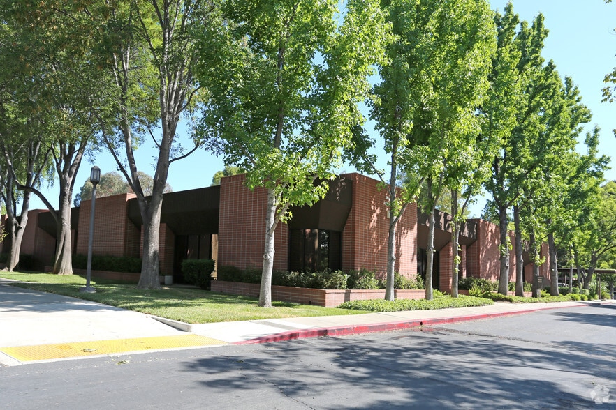 Primary Photo Of 400-404 N Wiget Ln, Walnut Creek Medical For Lease