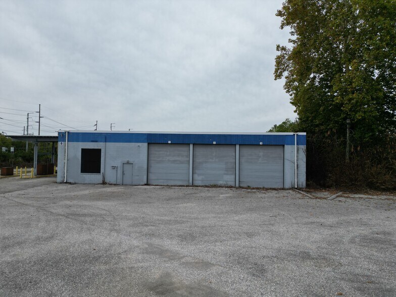 More Photos Of 1230 N Hills Rd, York Truck Terminal For Lease