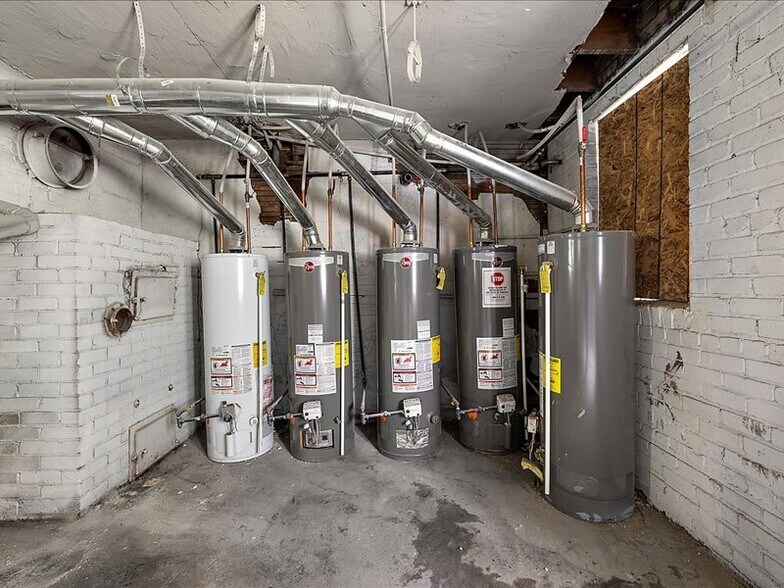 More Photos Of 18037 Pelkey St, Detroit Multifamily For Sale