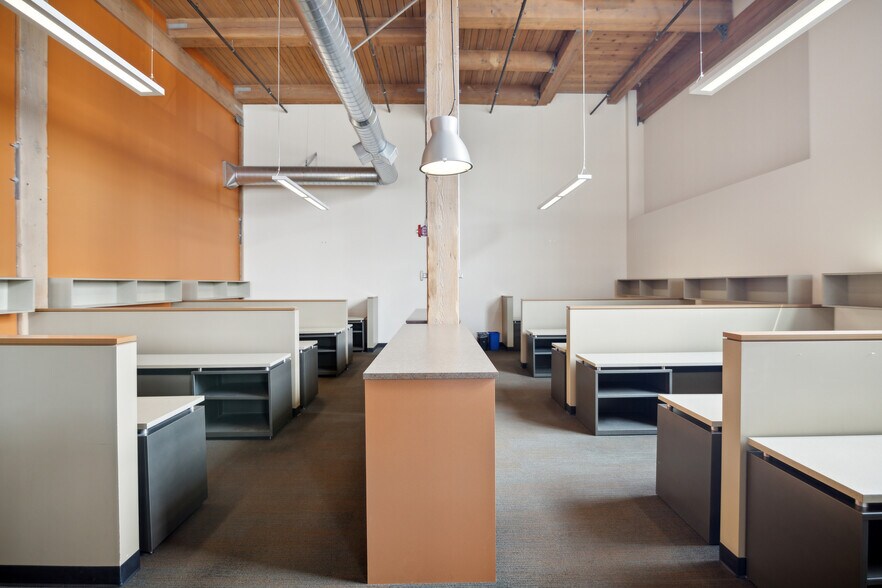 More Photos Of 66 S Hanford St, Seattle Showroom For Lease
