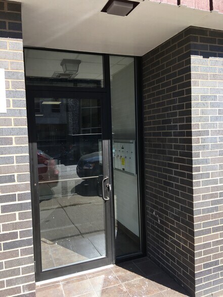 More Photos Of 5642 W Diversey Ave, Chicago Medical For Lease