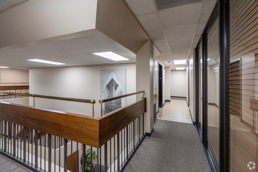 More Photos Of 303 E Main St, League City Office For Lease