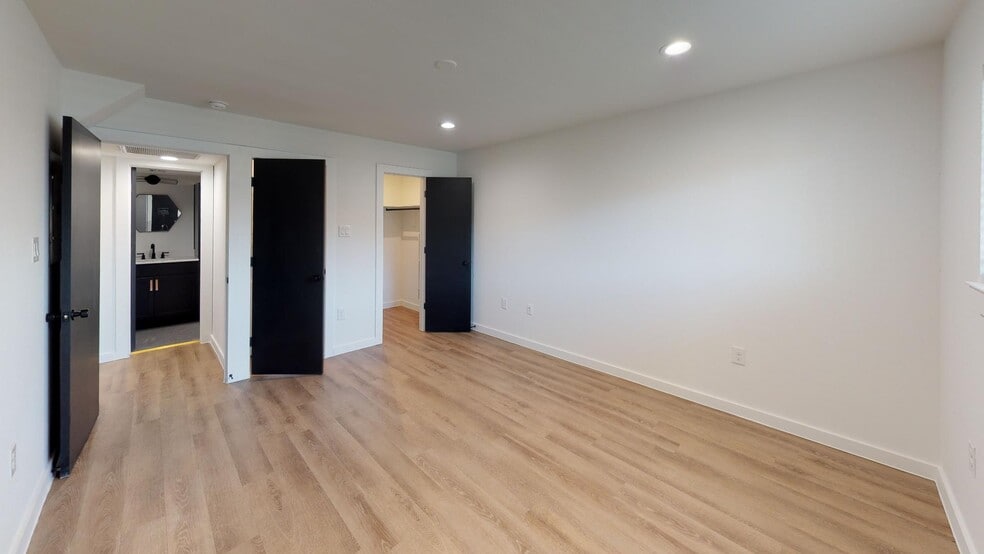 More Photos Of 5103-5111 Live Oak St, Dallas Apartments For Sale