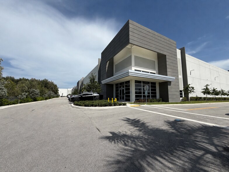 More Photos Of 9675 NW 174th St, Hialeah Industrial For Lease