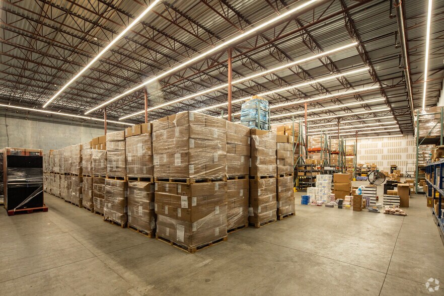 More Photos Of 5035 W Hillsborough Ave, Tampa Warehouse For Lease