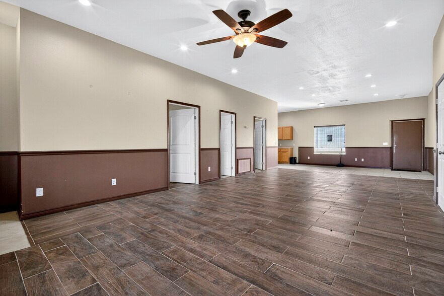 More Photos Of 6121 Highway 177, Shawnee Warehouse For Lease