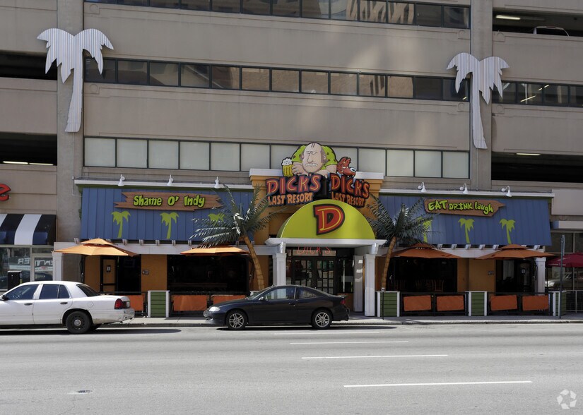 More Photos Of 101-121 W Maryland St, Indianapolis Parking Garage For Lease