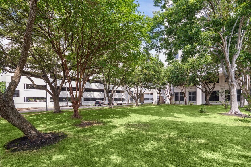 More Photos Of 9800 Centre Pky, Houston Office For Lease