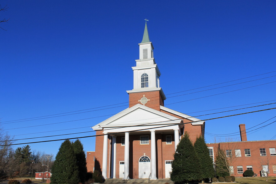 More Photos Of 401 W Poplar St, Elizabethtown Religious Facility For Sale