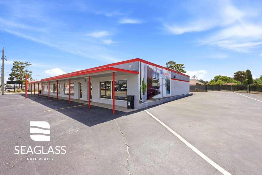 More Photos Of 2730 Fowler St, Fort Myers Freestanding For Sale