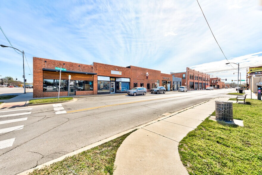 More Photos Of 121 N Crawford Ave, Norman Office For Lease