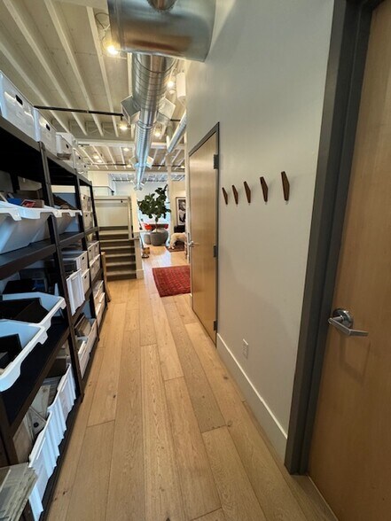 More Photos Of 4554 Forestdale Dr, Park City Showroom For Lease