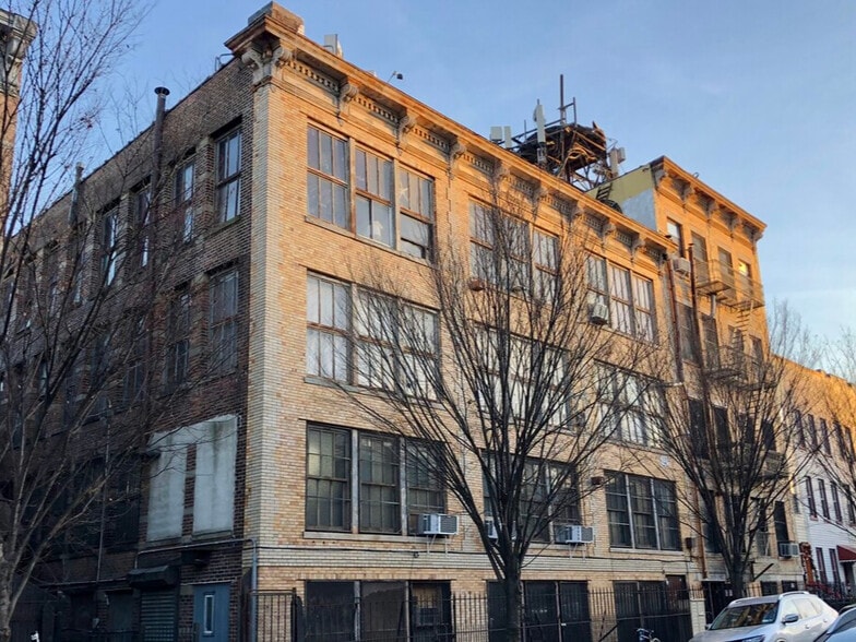 More Photos Of 130 Palmetto St, Brooklyn Warehouse For Lease