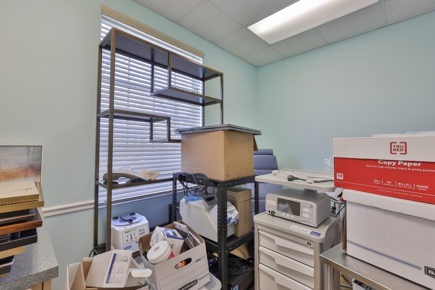 More Photos Of 1900 E Bay Dr, Largo Medical For Sale