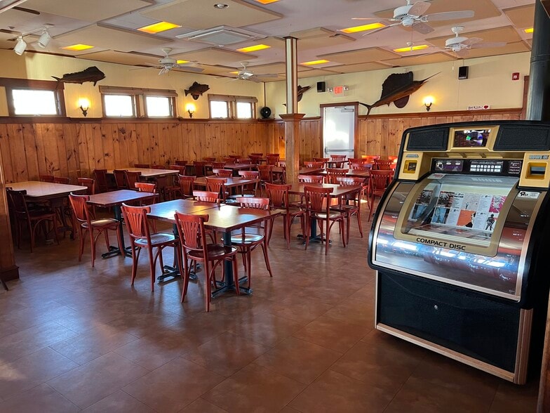 More Photos Of 236 S Bayview Dr, Strathmere Restaurant For Sale