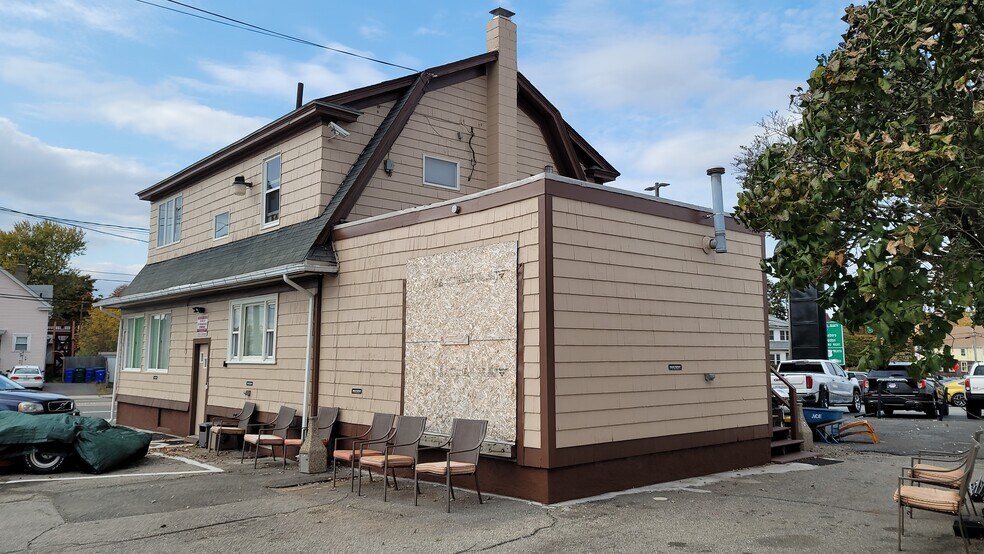 More Photos Of 1074 Washington St, Attleboro Storefront Retail Residential For Sale