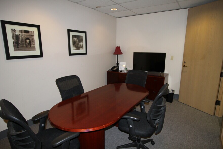 More Photos Of 22525 SE 64th Pl, Issaquah Office Residential For Lease