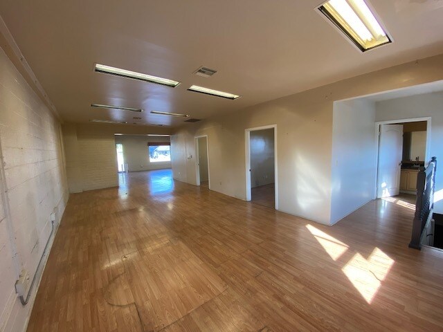 More Photos Of 3536 Foothill Blvd, La Crescenta Freestanding For Lease