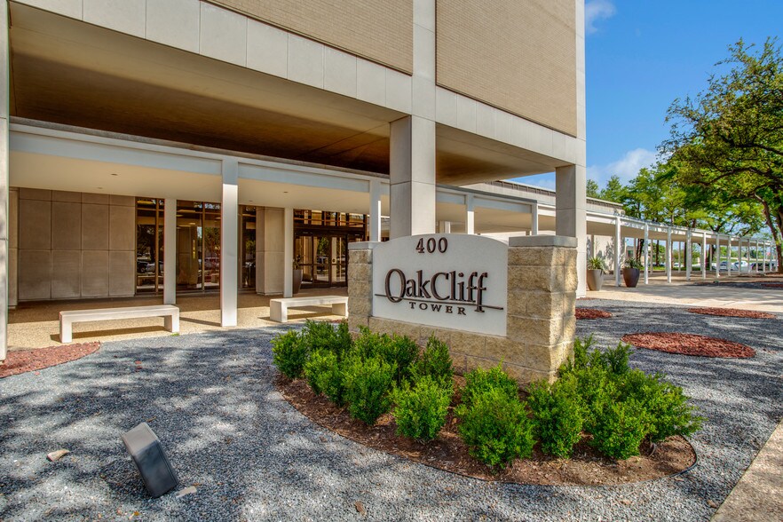 More Photos Of 400 S Zang Blvd, Dallas Office For Lease