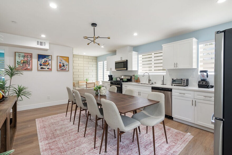 More Photos Of 1341 N Mariposa Ave, Los Angeles Apartments For Sale