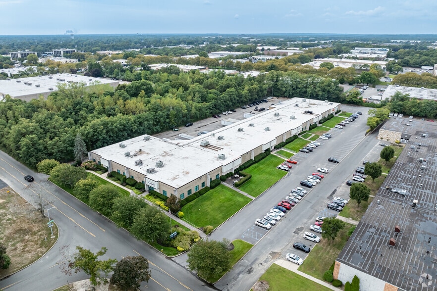 More Photos Of 60 Plant Ave, Hauppauge Warehouse For Lease