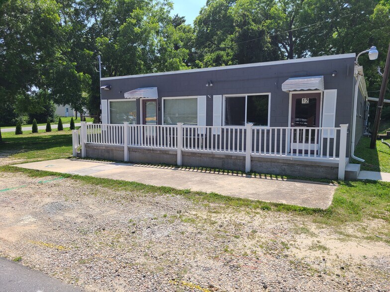 Primary Photo Of 12-16 S Pine St, Wendell General Retail For Sale