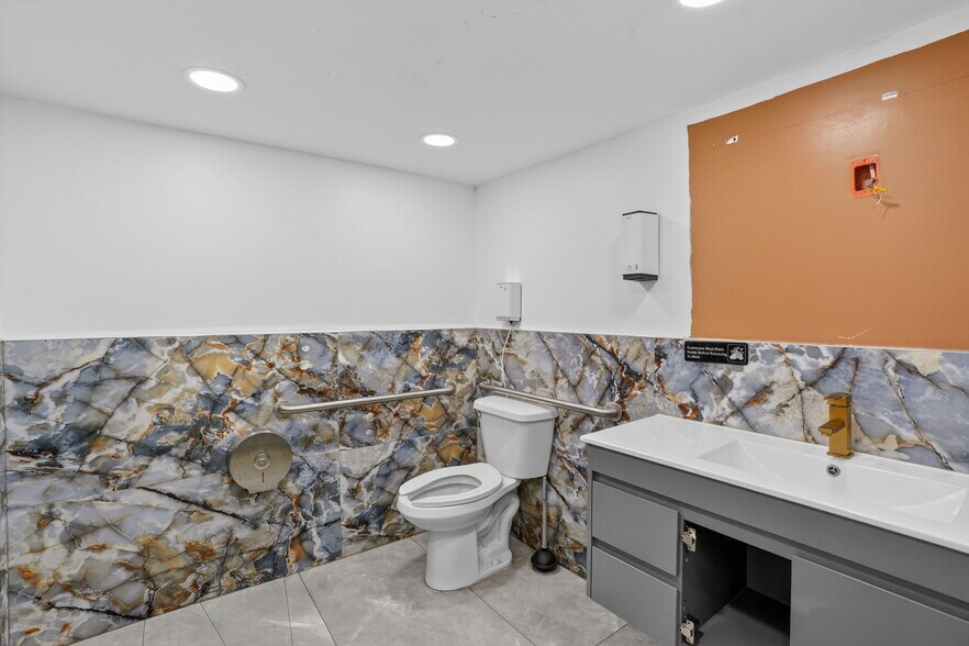 More Photos Of 45 NW 22nd Ave, Miami Restaurant For Sale