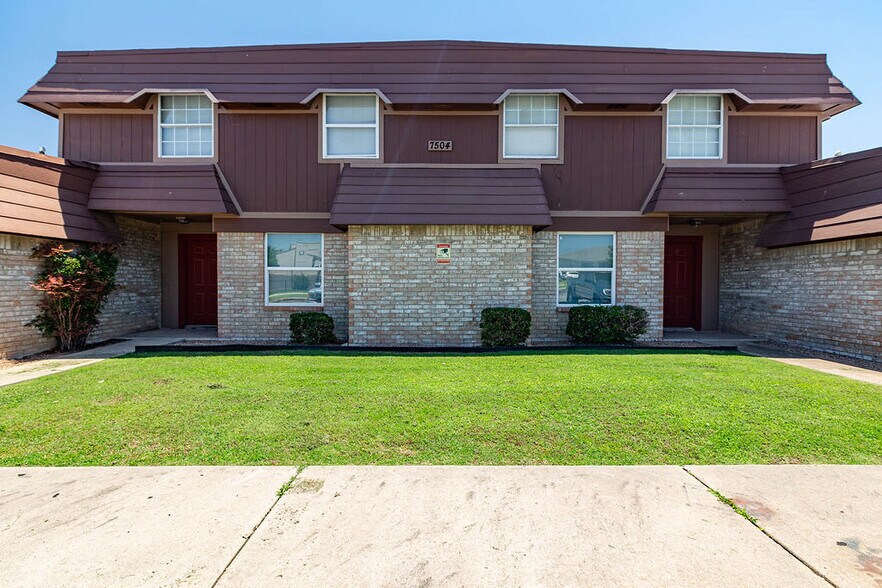 More Photos Of 7404 Lyrewood Ln, Oklahoma City Apartments For Sale