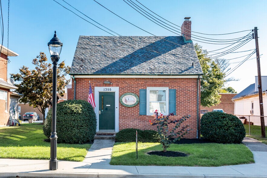 More Photos Of 1355 N Main St, Hampstead Office For Sale