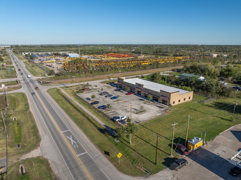 More Photos Of 451 Fm 646 Rd E, Dickinson Storefront Retail Office For Lease