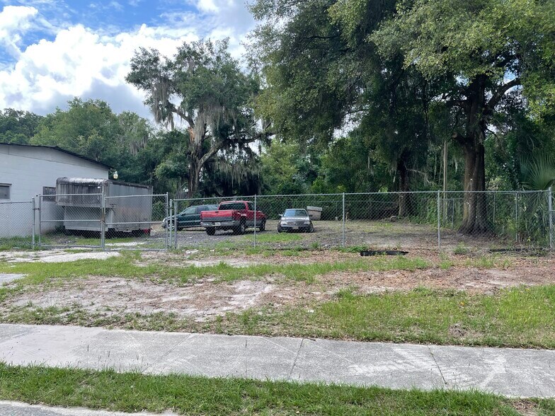 More Photos Of 800 S Adelle Ave, Deland Contractor Storage Yard For Sale