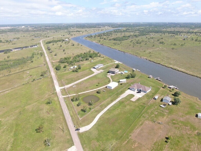 More Photos Of 0 South Redfish dr, Hitchcock Land For Sale