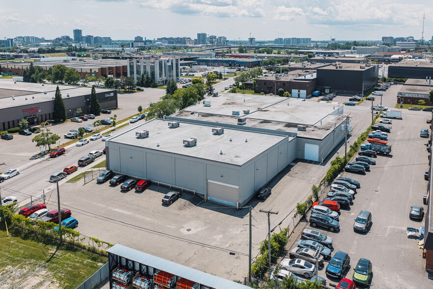 More Photos Of 1755 Rue Berlier, Laval Warehouse For Sale