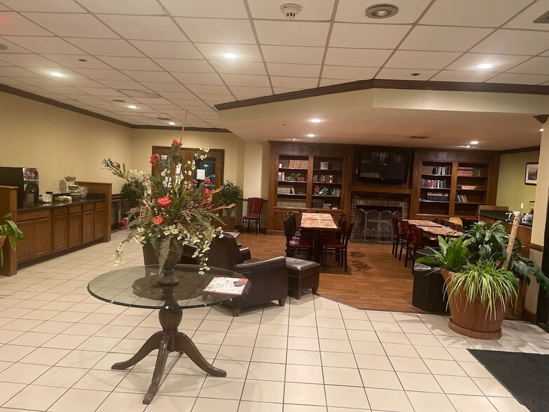 More Photos Of 551 Hwy 58 E, Norton Hotel For Sale