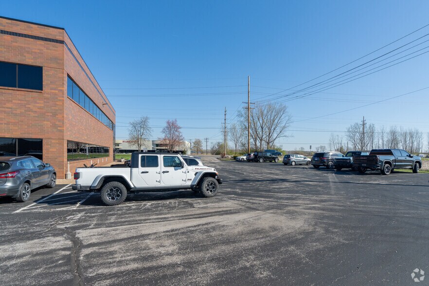 More Photos Of 17998 Chesterfield Airport Rd, Chesterfield Office For Lease