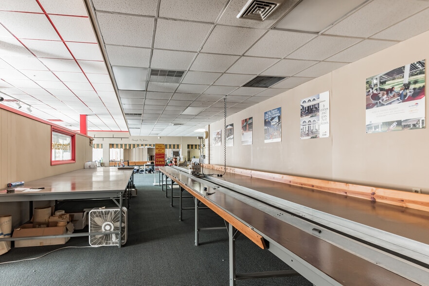 More Photos Of 65 E Fayette St, Uniontown Showroom For Sale